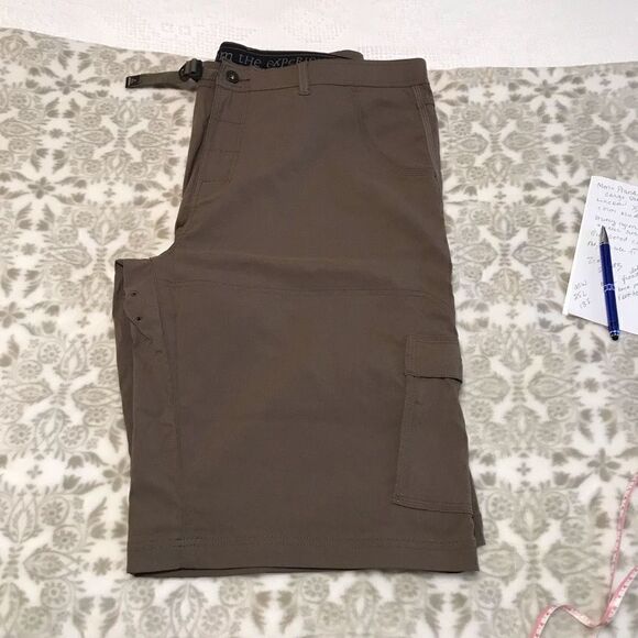 Men’s PrAna Zion Cargo Shorts. XXL. Color- Mud. Like New! - Picture 6 of 12